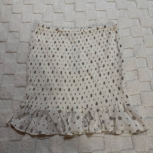 Papermoon Cream and Gray Mandala Smocked Ruffle Mini Skirt, Women’s Large NWT - Picture 1 of 4